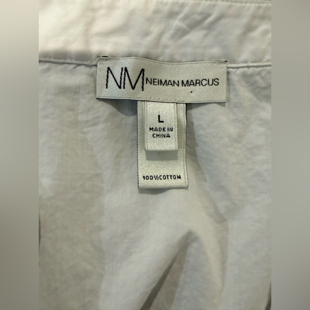Neiman Marcus White Blouse with Navy Embroidery - Picture 4 of 4